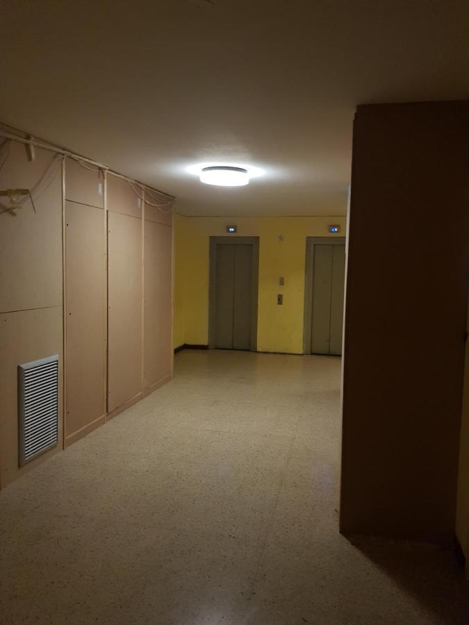 Chambre Spacieuse - Dressing - Sdb Communes - Parking Prive Nîmes Zewnętrze zdjęcie