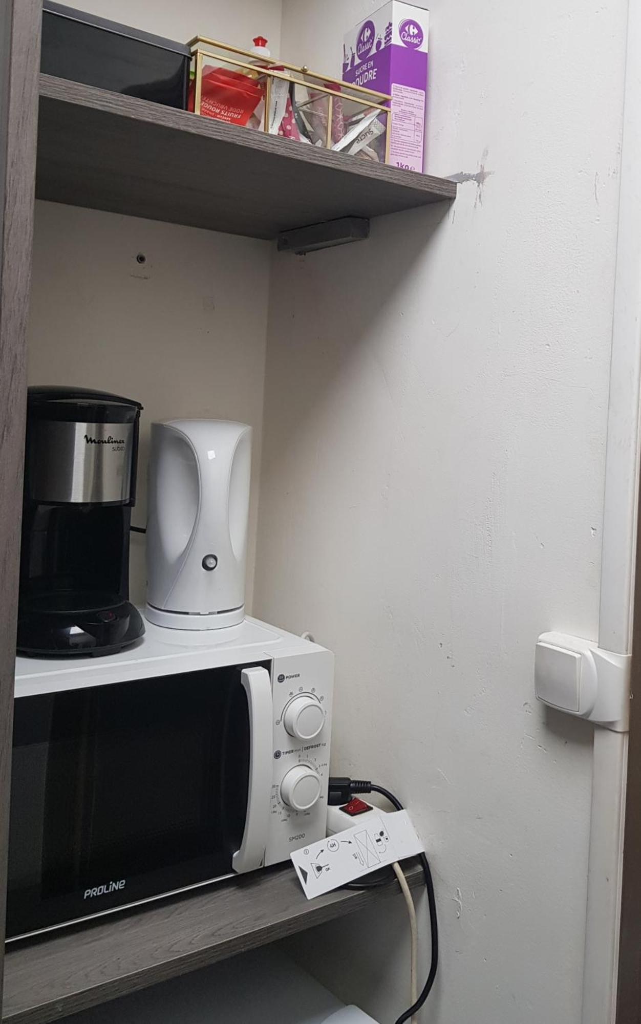 Chambre Spacieuse - Dressing - Sdb Communes - Parking Prive Nîmes Zewnętrze zdjęcie