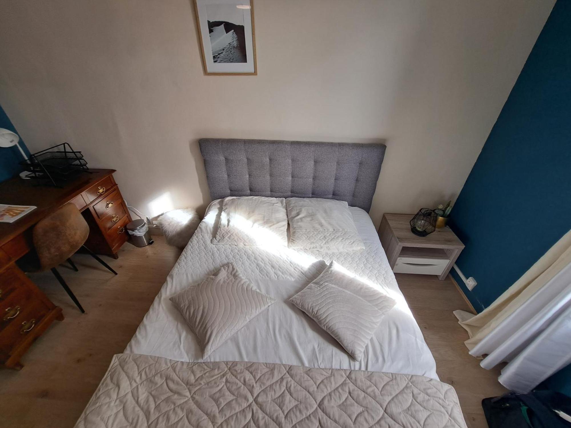 Chambre Spacieuse - Dressing - Sdb Communes - Parking Prive Nîmes Zewnętrze zdjęcie